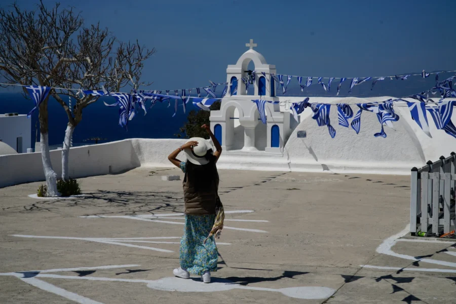Αγίου Πνεύματος: Τι προβλέπεται για μισθούς και προσαυξήσεις στις 9 Ιουνίου