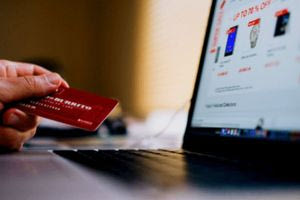 Εντυπωσιακή στροφή των καταταναλωτών στα εγχώρια ηλεκτρονικά καταστήματα