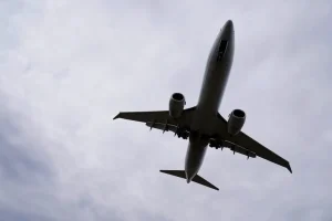 Ποιες είναι οι πιο ασφαλείς θέσεις στο αεροπλάνο σε περίπτωση συντριβής