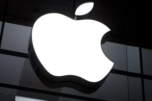 Η Apple υποχωρεί στην πίεση της ΕΕ και βάζει τέλος στην αποκλειστικότητα του App Store