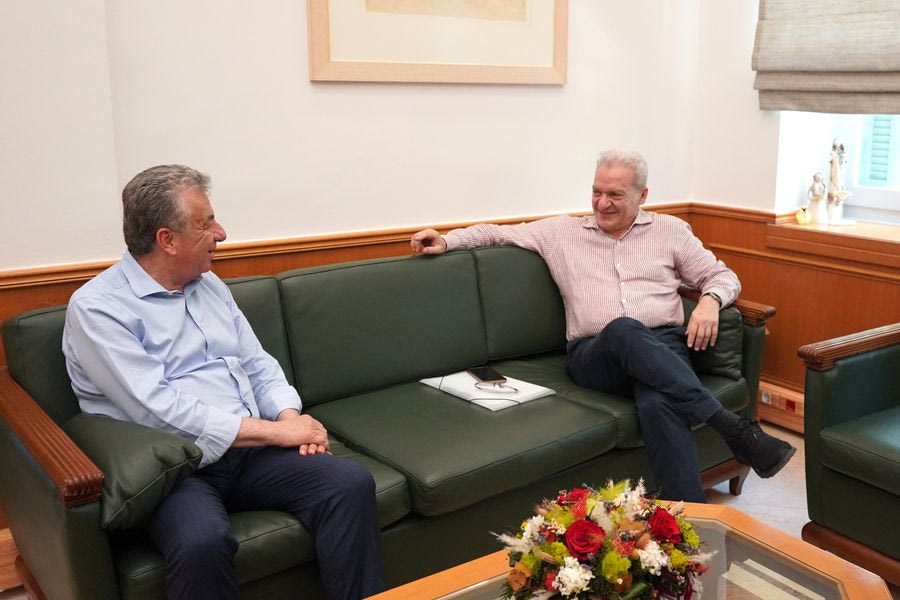 Τα τρία θέματα που συζήτησαν Αρναουτάκης – Καλοκαιρινός