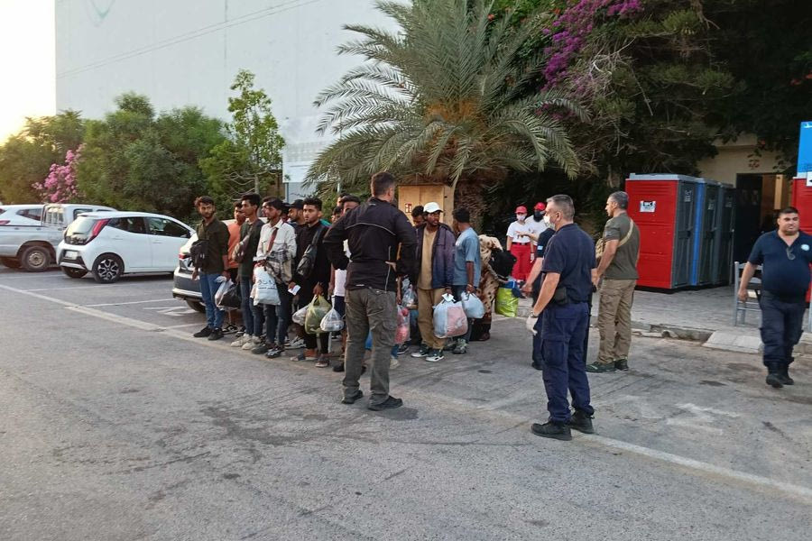 Η εξεύρεση χώρου προσωρινής φιλοξενίας  διχάζει αυτοδιοίκηση και Κυβέρνηση
