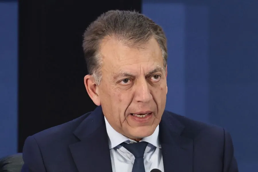 Τελεσίγραφο Βρούτση σε Αγγελόπουλους και Γιαννακόπουλο: «Είτε έρχονται μαζί αύριο στις 15:00, είτε τέλος το πρωτάθλημα»