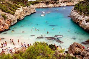 Πώς μια καμπάνια με influencers «κατέστρεψε» μια από τις τελευταίες παρθένες περιοχές της Μαγιόρκα