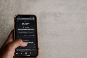 Γυναίκες καθηγήτριες, άντρες μηχανικοί: Οι έμφυλες προκαταλήψεις της Α.Ι.