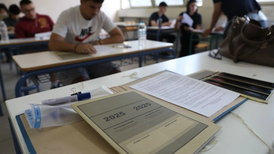 Πανελλήνιες 2025: Τα θέματα και οι απαντήσεις σε Ιστορία, Φυσική και Οικονομία στα ΓΕΛ