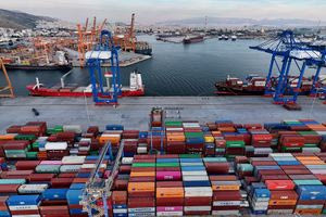 Οι Βρυξέλλες έτοιμες να συμβιβαστούν σε αμοιβαίους δασμούς 10% με τις ΗΠΑ