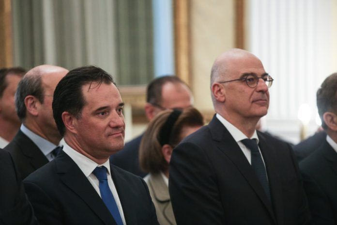Μεγάλη ανα-ΤΑΡΑΧΗ στην κυβέρνηση: Η… ταβανόπροκα Δένδια σε Άδωνι, η… κλειστή σύσκεψη για τον ΟΠΕΚΕΠΕ που έμπαζε από παντού και ο… παραμερισμένος Κυριάκος!