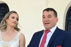 Πύρρος Δήμας: Η εξήγηση για την απουσία των μεγαλύτερων παιδιών του από τη βάφτιση της κόρης του