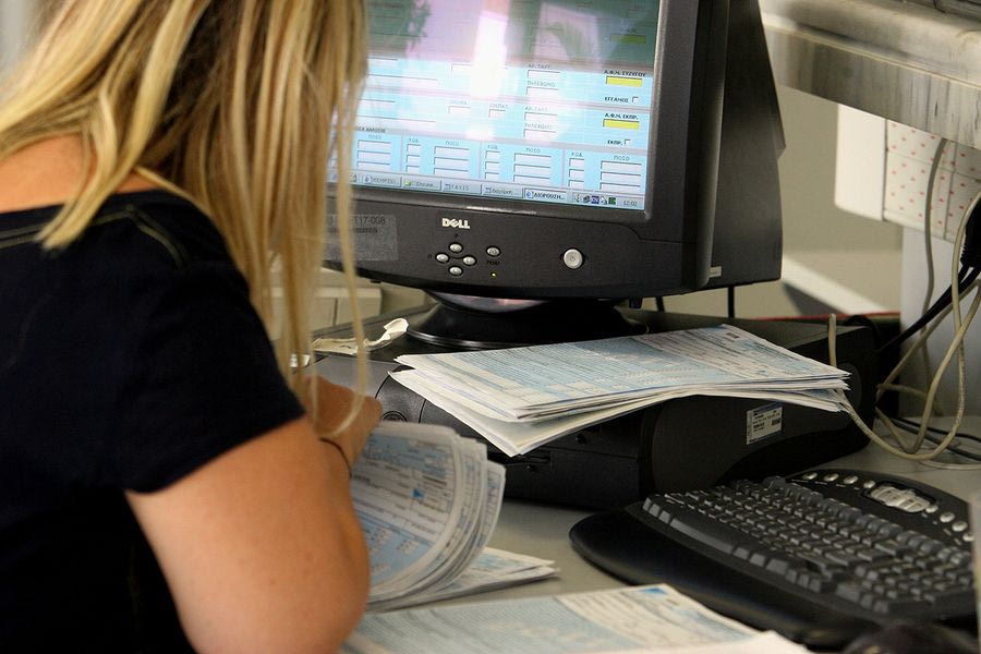 Τρίωρη στάση εργασίας από τους εφοριακούς της Ανατολικής Κρήτης