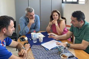 Συνάντηση του Χάρη Μαμουλάκη με τον Σύλλογο Εργαζομένων ΔΟΥ αν. Κρήτης