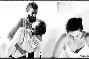 Αντώνης Ντουράκης: «Εάν έβγαινα στο δρόμο να κραυγάσω, θα με μάζευαν, το έκανα παράσταση”