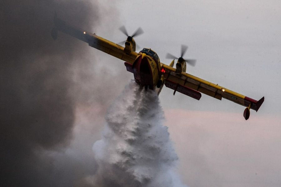 Φωτιά στην Εύβοια: Εκκενώθηκε ξενοδοχείο, ήχησε το 112 – Στη μάχη και εναέρια μέσα