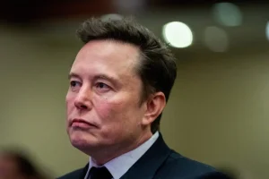 Μασκ, Μπάνον και Τιλ – Τα νέα ηχηρά ονόματα του αρχείου Επστάιν