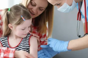 Εκατομμύρια παιδιά κινδυνεύουν από σοβαρές ασθένειες λόγω μείωσης των ποσοστών εμβολιασμού