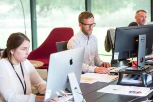 Μέχρι και 13 ώρες εργασίας την ημέρα προβλέπει το νέο εργασιακό νομοσχέδιο