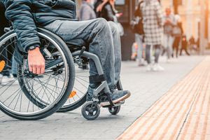 ΔΥΠΑ: Πάνω από 900 άνεργοι με αναπηρία προσλήφθηκαν σε δήμους, πότε λήγει η προθεσμία αιτήσεων