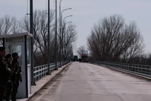 Έβρος: Φορτηγό που μετέφερε ψάρια ήταν φορτωμένο με 30 πιστόλια – Σε εξέλιξη έρευνες της ΕΛ.ΑΣ.