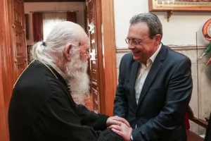 Επικοινωνία Φάμελλου με Ιερώνυμο για τη Μονή Σινά – Οι πρωτοβουλίες του ΣΥΡΙΖΑ