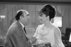 Φίνος Φιλμ: Το βίντεο για τη Γιορτή του Πατέρα – «Μπαμπάς είναι μόνο ένας»