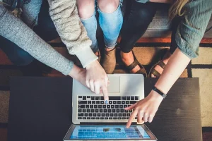 Φοιτητικό επίδομα: Άνοιξε η πλατφόρμα – Μέχρι πότε οι αιτήσεις, ποιοι παίρνουν έως 2.500 ευρώ