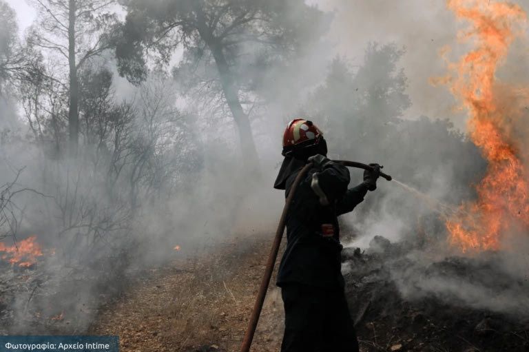 Βόλος: Πυρκαγιά στο Στεφανοβίκειο