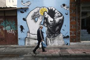 Διατροφή και στέγαση «τρώνε» τους μισθούς