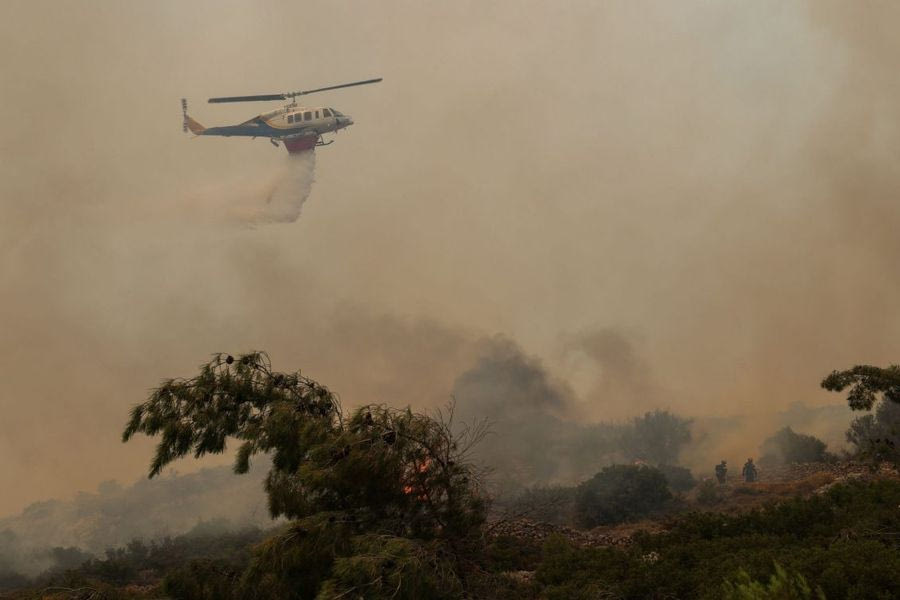 Χίος: Με 90 πυροσβέστες ενισχύονται οι δυνάμεις πυρόσβεσης – Ζημιές σε καλλιέργειες, σπίτια και υποδομές