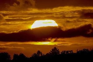 Θερινό ηλιοστάσιο 2025: Πότε είναι φέτος και γιατί συμβαίνει