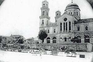 Πριν τον πόλεμο… όταν η λαϊκή αγορά στεγαζόταν στην πλατεία της Αγίας Αικατερίνης