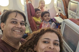 Ινδία: Η τελευταία selfie οικογένειας μέσα από το αεροσκάφος της Air India