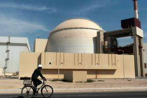 Ρωσία: Νέο «Τσερνόμπιλ» από μία επίθεση στο πυρηνικό εργοστάσιο του Μπουσέχρ στο Ιράν