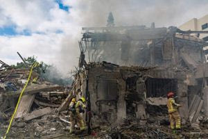 Οι ΗΠΑ μπήκαν στον πόλεμο κατά του Ιράν – 16 τραυματίες στο Ισραήλ από ιρανική πυραυλική επίθεση