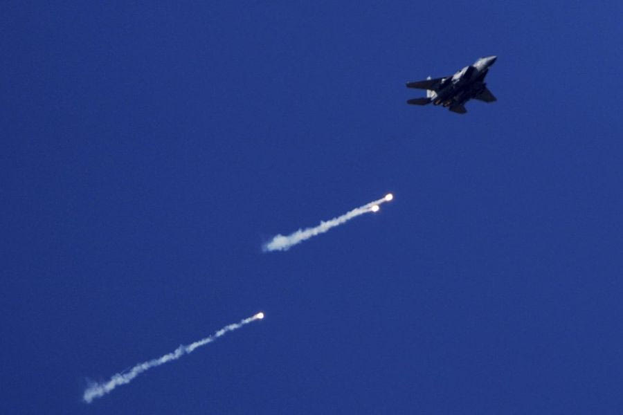 Κατέρρευσε η εκεχειρία Τραμπ –  Το Ισραήλ απειλεί με χτυπήματα στην Τεχεράνη, το Ιράν αρνείται ότι έριξε πυραύλους