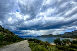 Νεφώσεις με τοπικές βροχές σήμερα στην Κρήτη