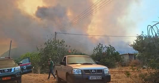 Λακωνία: Εκτός ελέγχου η πυρκαγιά στο Καραβοστάσι (βίντεο)