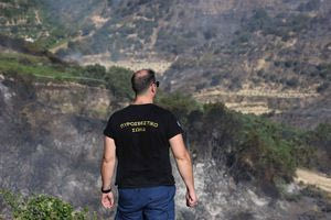 Διώξεις για κακούργημα για τα αδέρφια που είχαν… χόμπι να βάζουν φωτιές