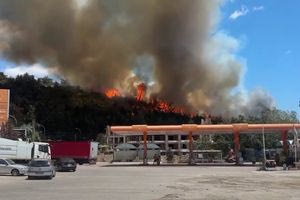 Καβάλα: Μεγάλη φωτιά στην Άσπρη Άμμο – Ήχησε το 112