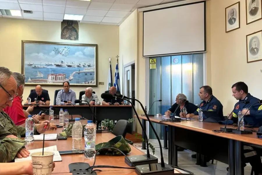 Στη Χίο ο Κεφαλογιάννης: Εξετάζεται σοβαρότατα το ενδεχόμενο οργανωμένης εγκληματικής ενέργειας, δηλαδή εμπρησμών
