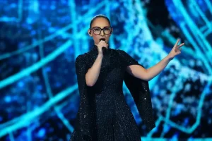 Mad Video Music Awards 2025: Η Klavdia ερμήνευσε την «Αστερομάτα» και αποθεώθηκε