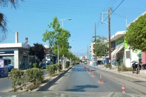 Ανατρεπτικές αλλαγές: Φεύγουν από το άγαλμα του Βενιζέλου τουριστικά λεωφορεία και ΤΑΞΙ