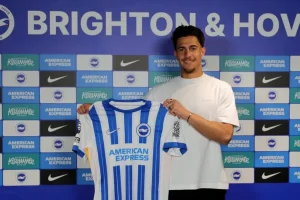 Ο Μπάμπης Κωστούλας ανακοινώθηκε από την Μπράιτον στην Premier League