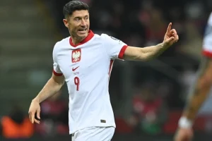 Ο Λεβαντόφσκι ανακοίνωσε ότι δεν ξαναπαίζει στην Εθνική Πολωνίας