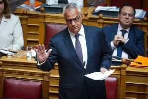 Βορίδης: «Υπάρχει η σκέψη απαγόρευσης της μπούρκας στα Πανεπιστήμια»