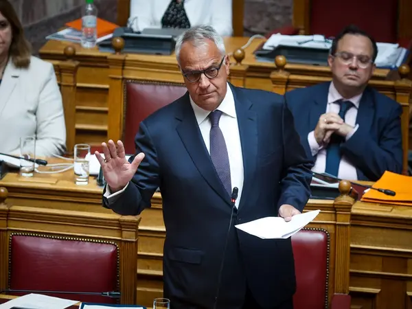 Βορίδης: «Υπάρχει η σκέψη απαγόρευσης της μπούρκας στα Πανεπιστήμια»