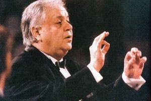 Μεγάλη εκδήλωση για τον Μάνο Χατζιδάκι στη Σορβόννη, στέφθηκε με επιτυχία