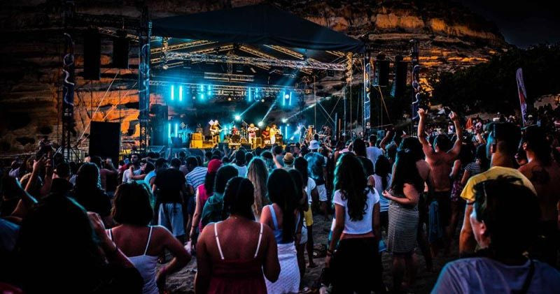 Τα “παιδιά των λουλουδιών” επιστρέφουν στα Μάταλα με  το Φεστιβάλ του Καλοκαιριού