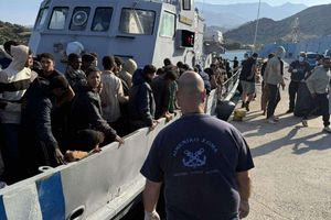 Μεταναστευτικό: Οι φρεγάτες  στη «μάχη» της Κρήτης και η  εξεύρεση  χώρου φιλοξενίας