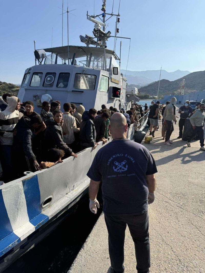 Μεταναστευτικό: Οι φρεγάτες  στη «μάχη» της Κρήτης και η  εξεύρεση  χώρου φιλοξενίας