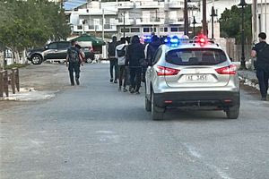 Τέσσερις συλλήψεις διακινητών για τη μεταφορά των 142 μεταναστών